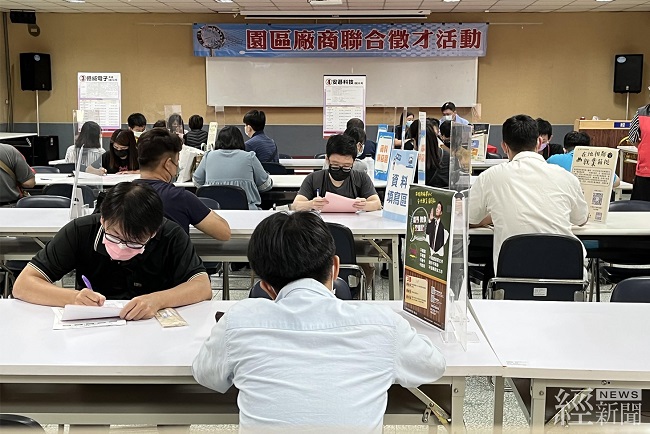 科技產業園區2月徵才，近千職缺等您來挑戰！