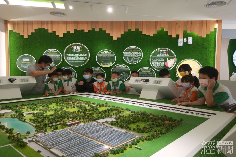 台糖東海豐園區獲得環境教育認證場所,以深入淺出的方式讓民眾瞭解養豬業也可以很環保。